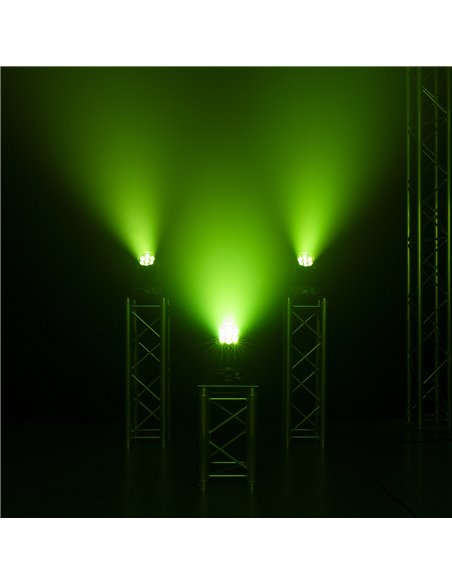 COBRA 720 LED CABEZA MÓVIL WASH CON ZOOM