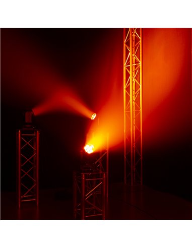 COBRA 720 LED CABEZA MÓVIL WASH CON ZOOM