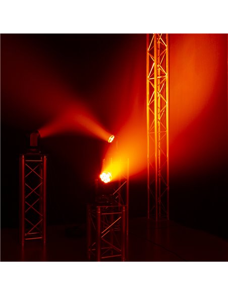 COBRA 720 LED CABEZA MÓVIL WASH CON ZOOM