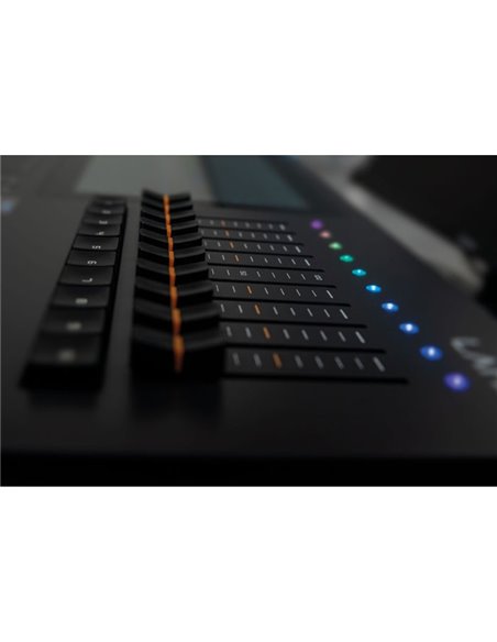 LAMPY 40 2U CONSOLA DMX CON 40 FADERS Y 2 UNIVERSOS