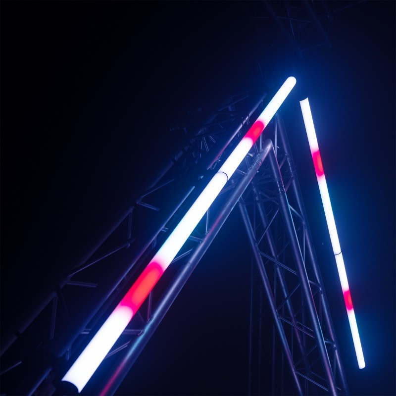 ZEUS BARRA DE TUBO CON BATERÍA RGBW