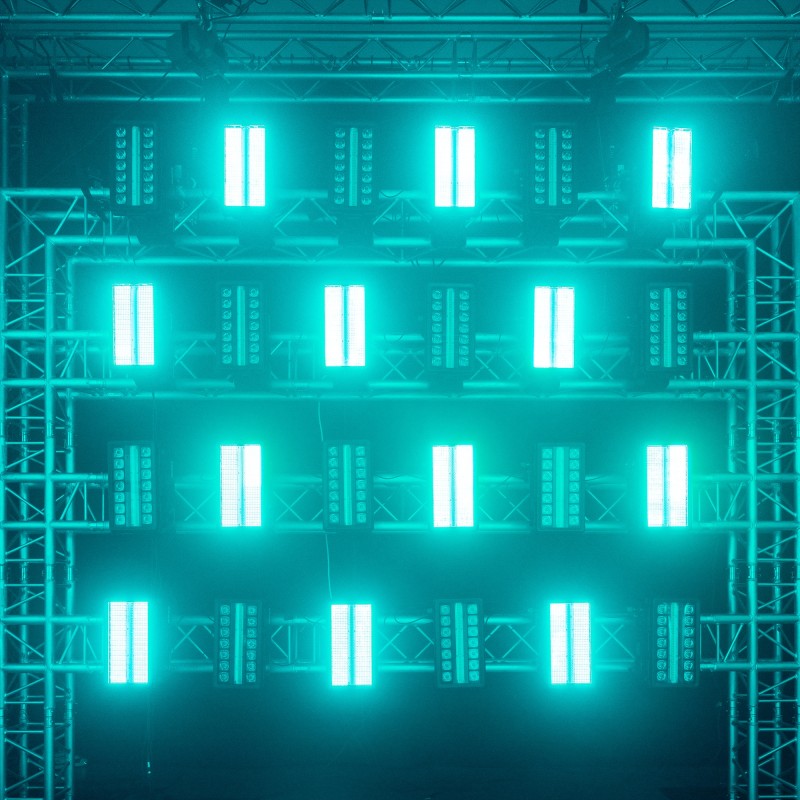 NUKE2 STROBO/BAÑO DE COLOR MOTORIZADO PARA EXTERIOR